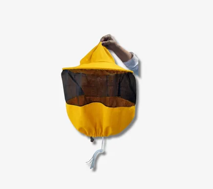 Careta de amarrar tipo sombrero, en dril — Amarillo
